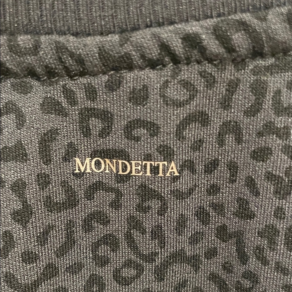 Mondetta Leopard Print Crew Neck thin sweatshirt- Black and Pink - Picture 6 of 6